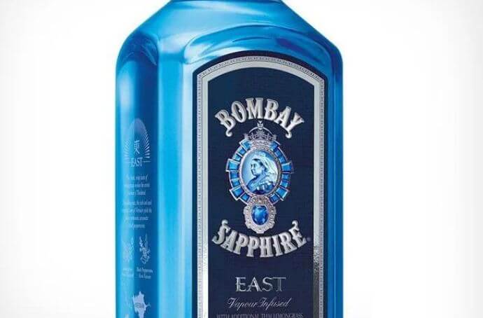 BOMBAY SAPPHIRE EAST GIN ZBLIZENIE NA BUTELKE